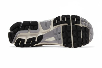 Air Zoom Vomero 5 'Metallic Pewter Gold'