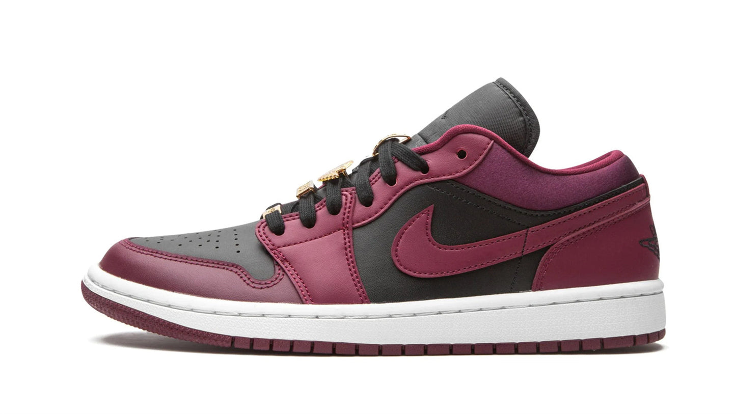 AIR JORDAN 1 LOW SE WMNS "Beetroot"