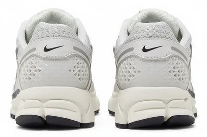 Wmns Air Zoom Vomero 5 'Photon Dust Metallic Silver'
