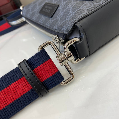 Gucci GG Supreme Small Messenger Bag 'Black'