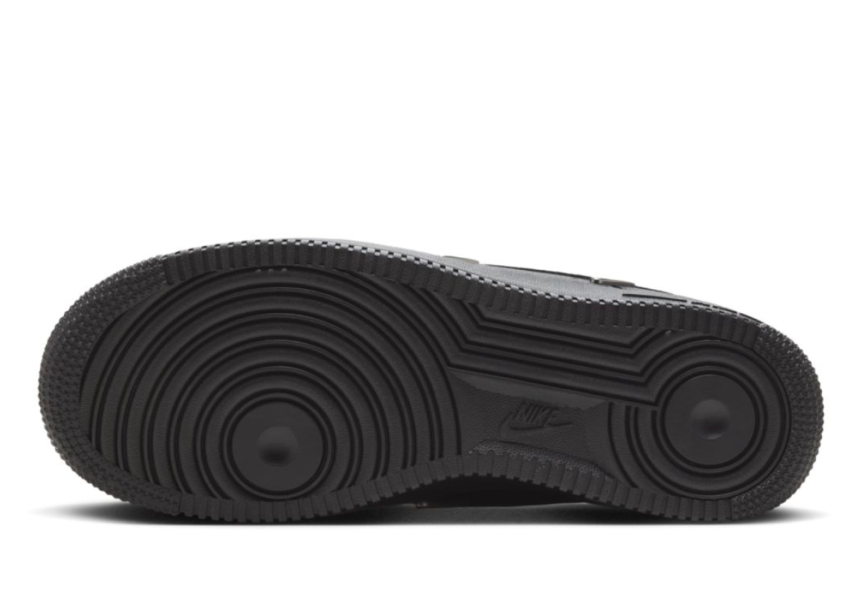 Nike Air Force 1 Low Black Silver Mini Swoosh