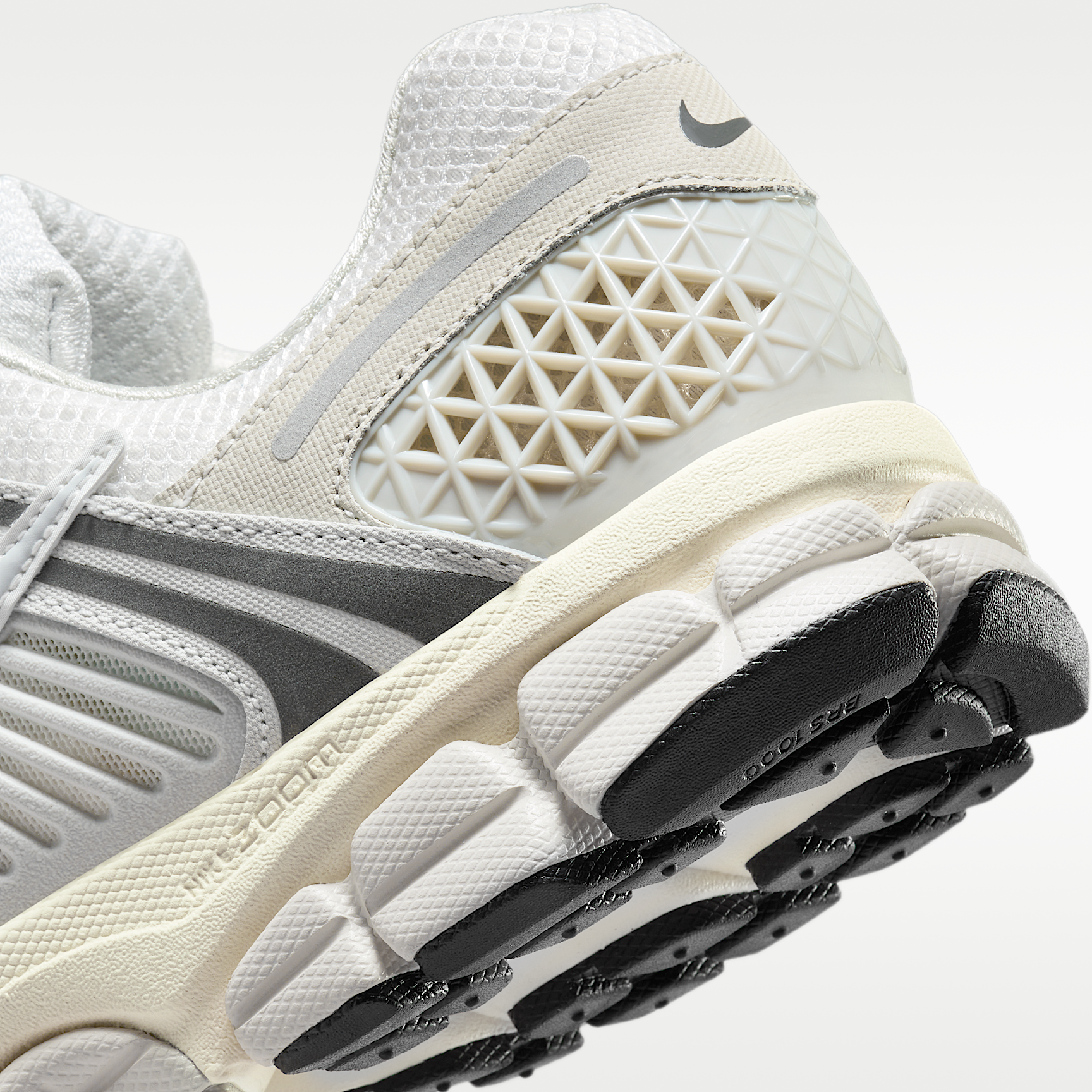 Nike Zoom Vomero 5 SE