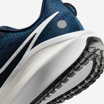 Vomero 17 Midnight Navy Racer Blue