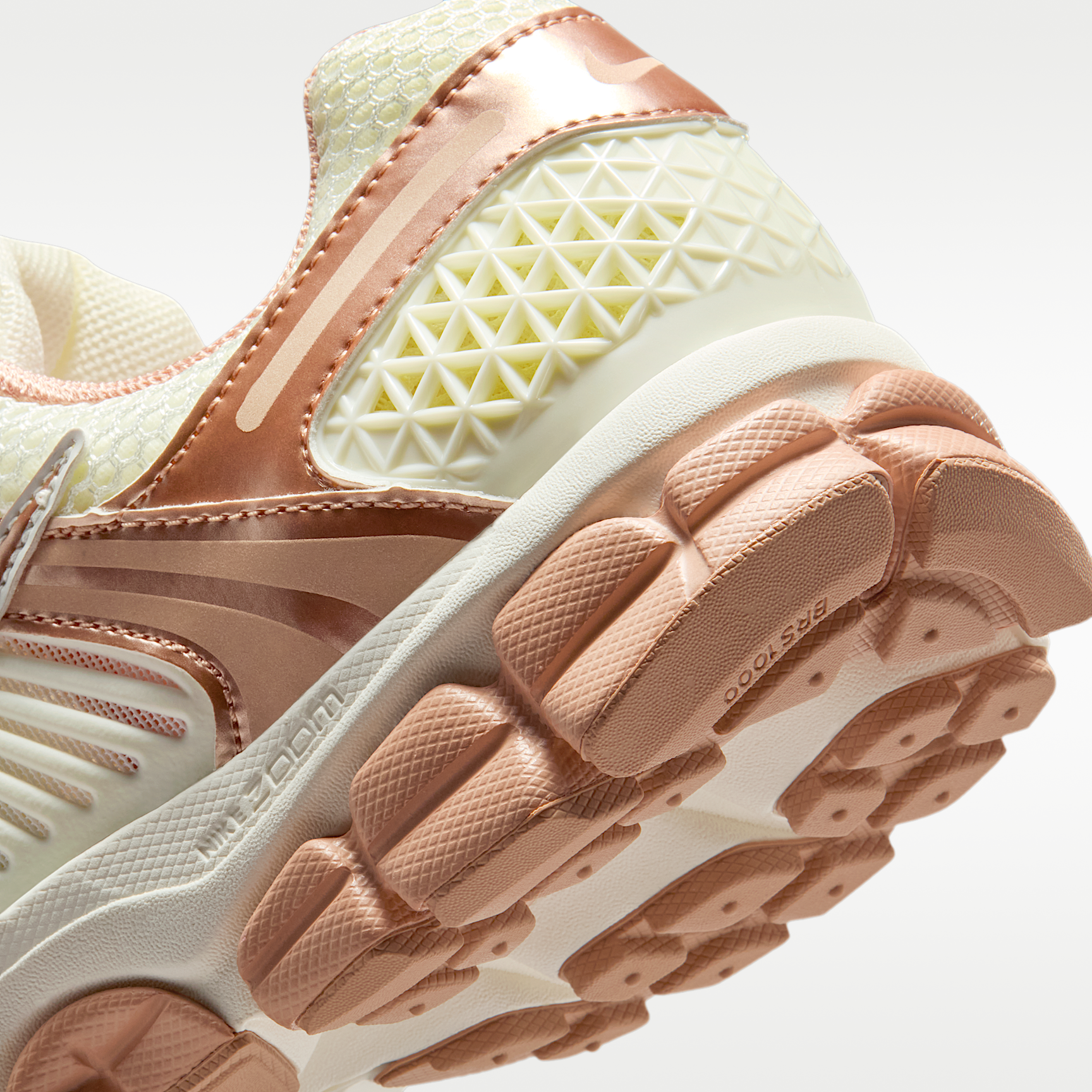 Nike Zoom Vomero 5 "Rose Gold"